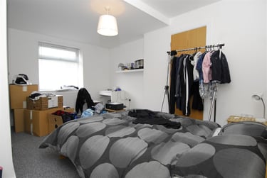 1 bed flat, 1 Quaker Lane, Peverell, Plymouth, PL34FA - Image 1